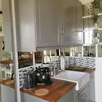 Petit Paradis - St Mandrier Village