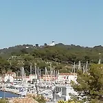 Petit Paradis - St Mandrier Village Apartman *