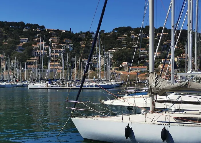 Petit Paradis - St Mandrier Village *