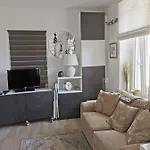 Petit Paradis - St Mandrier Village 아파트 *