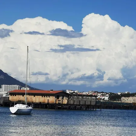 Petit Paradis - St Mandrier Village Apartment *