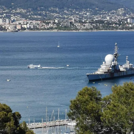 Petit Paradis - St Mandrier Village